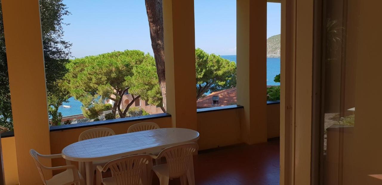 Villa Tramonto 레반토 외부 사진